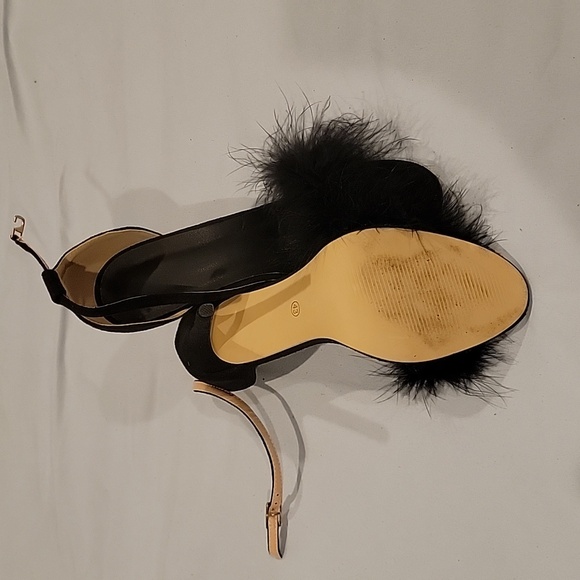 Heel - Picture 2 of 2